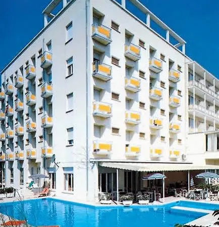 فندق Ariston 4*
